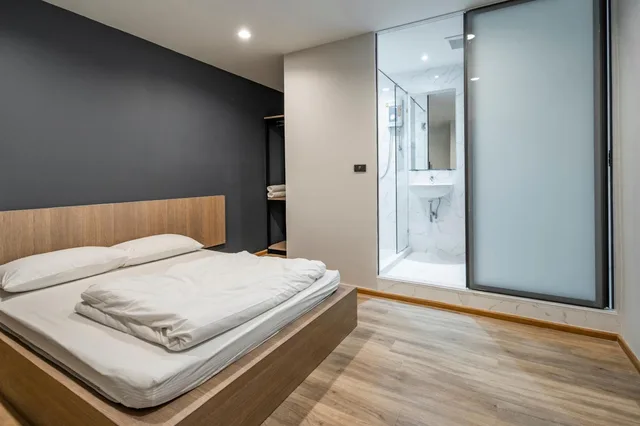 Standard, 19A Bangkok 1/1