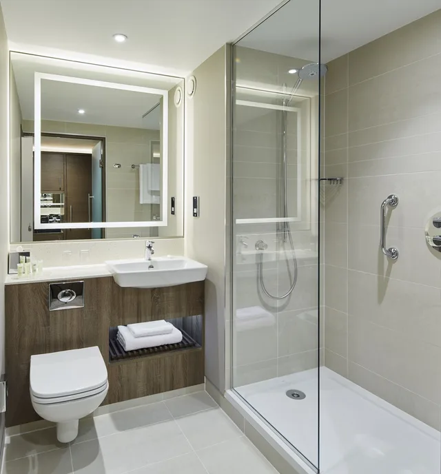 غرفة ديلوكس بسرير كينج للمدخنين، Courtyard By Marriott Oxford South 3/4
