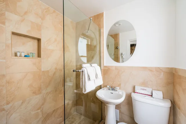 Room, 2 Double Beds, Ocean Front، Majestic Hotel South Beach 3/3