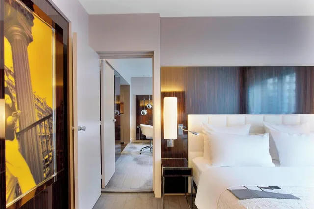 1 Bedroom, Senior, Suite، Le Meridien Paris Arc De Triomphe 1/10