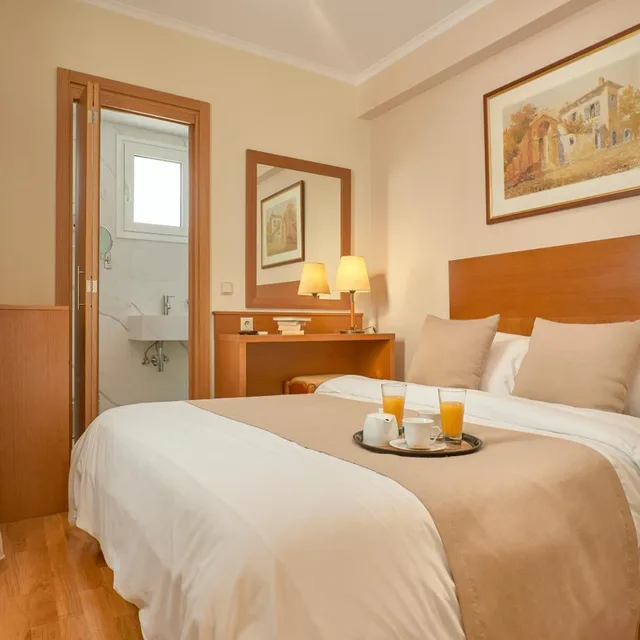 غرفة سوبيريور بسريرين منفصلين بإطلالة، Athos Hotel 3/10
