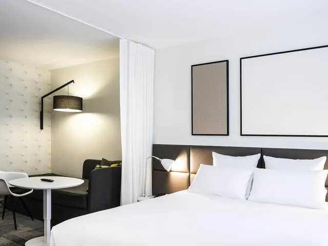 جناح تنفيذي بسرير مزدوج مع أريكة، Novotel Suites Paris Expo Porte De Versailles 1/10