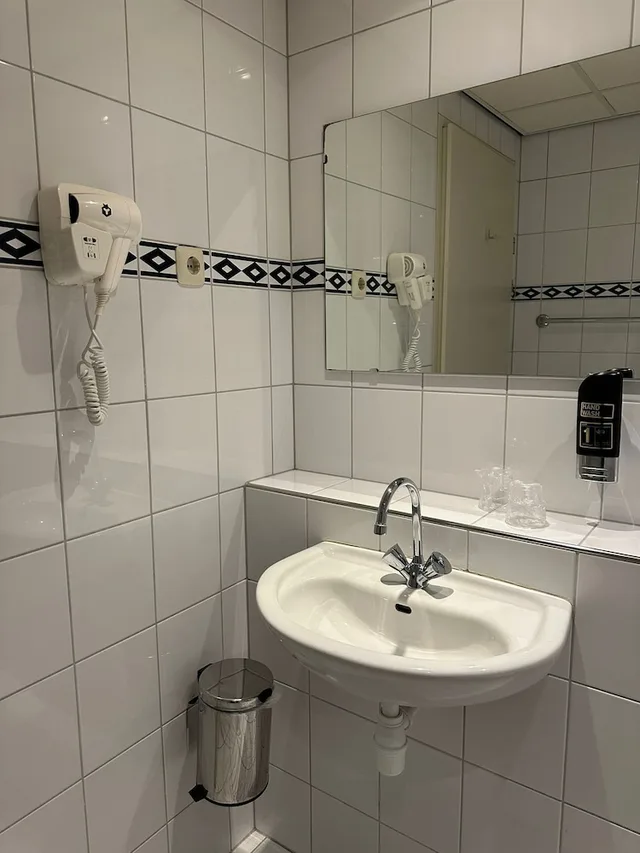 جناح عائلي بأربعة أسرّة، Westlake Hotels Amsterdam 7/10
