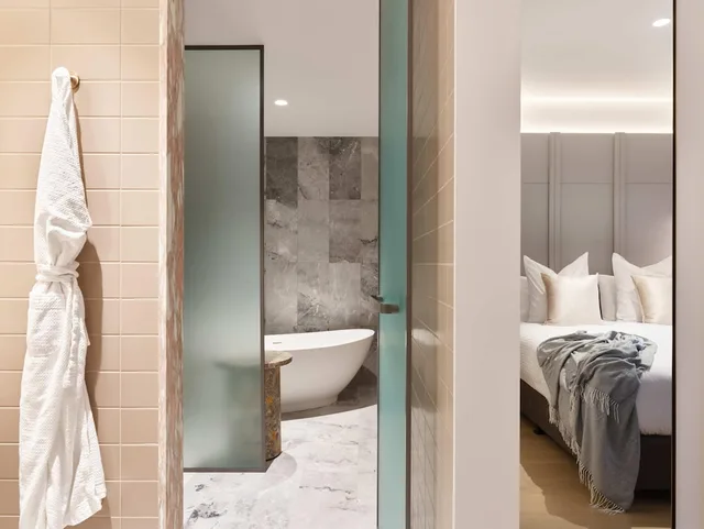 Junior Suite, King Bed, The Porter House Hotel Sydney - MGallery 8/8