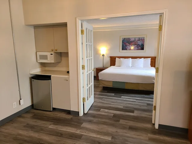 جناح ديلوكس بسرير كينج، La Quinta Inn Farmington 2/5