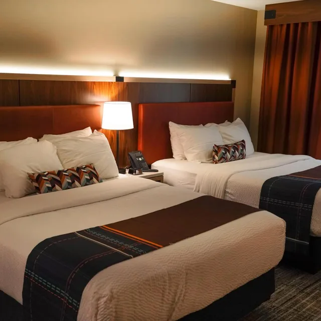 غرفة ديلوكس بسرير كوين، Sawmill Creek Resort 1/3