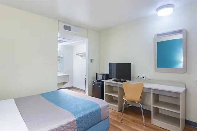 غرفة قياسية بسريرين مزدوجين، Motel6 Fredericksburg, VA - North 4/6