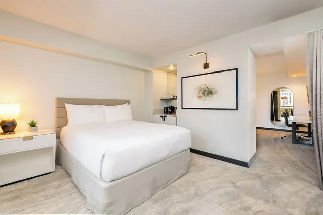 Room, King and Queen Bed, Hotel 1000 Seattle 2/7