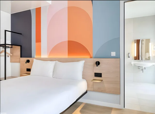 غرفة بسرير كوين، B&B HOTEL Mechelen 2/2