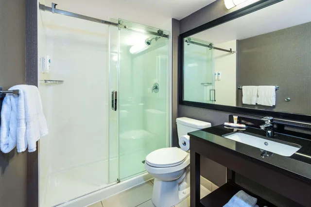 غرفة قياسية بسريرين كوين في الطابق الأرضي، Comfort Inn Gatineau 9/10