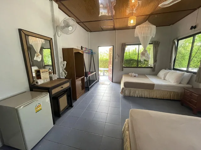 Bungalow, Double Bed, with Fan، Pen S Bungalow 2/3