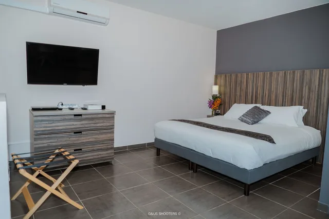 Comfort, Suite, Queen Bed, Balcony, Kitchen, Eclipse Apartment 2/7