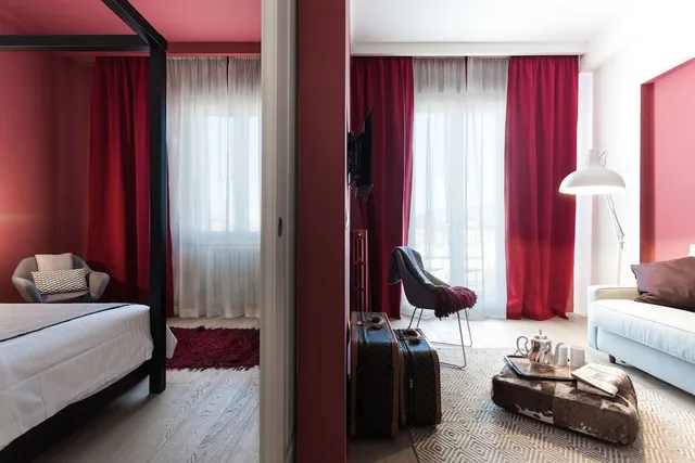 غرفة ديلوكس بسرير مزدوج بشرفة، Lorena Suites & Apartments 1/5