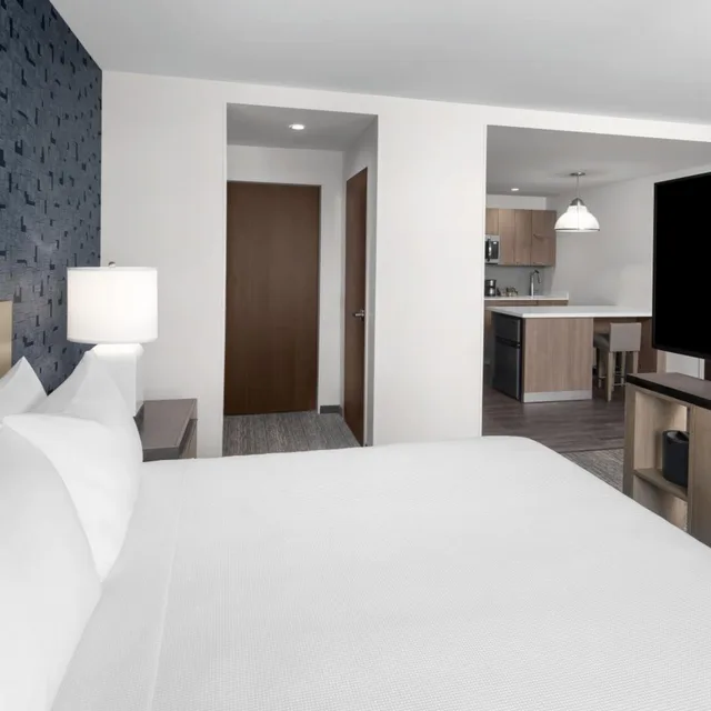 جناح استوديو بسرير كينج مع أريكة بمطبخ لذوي الإعاقة، Hyatt House Lansing University Area 1/4
