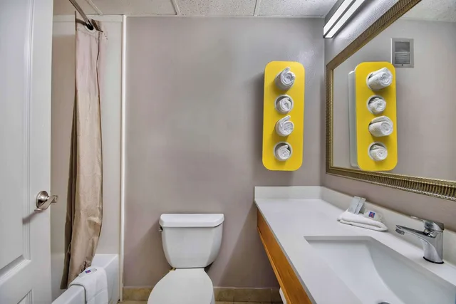 غرفة قياسية بسريرين مزدوجين، Motel6 Springfield, OH 6/7
