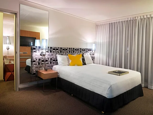 QT Junior Suite, QT Canberra 1/5