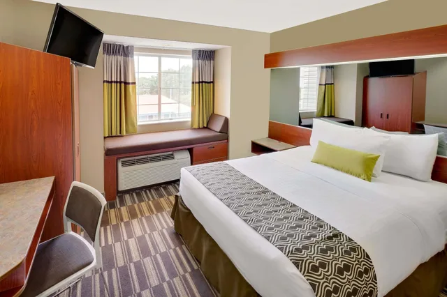 غرفة بسرير كوين لذوي الإعاقة، Microtel Inn And Suites By Wyndham Daphne Mobile 2/5