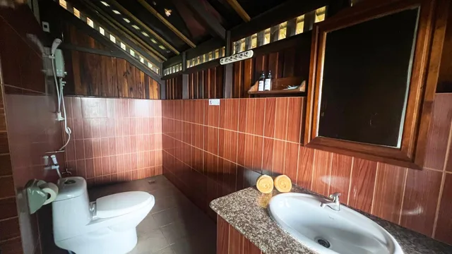 Bungalow, Sea View, with Fan، Phi Phi Relax Beach Resort 7/10