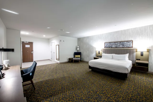 غرفة بسرير مزدوج لذوي الإعاقة، Double Tree By Hilton Sulphur Lake Charles 1/4
