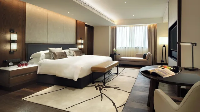 غرفة بريميوم بسرير كينج، InterContinental Shanghai Hongqiao NECC, an IHG Hotel 7/10