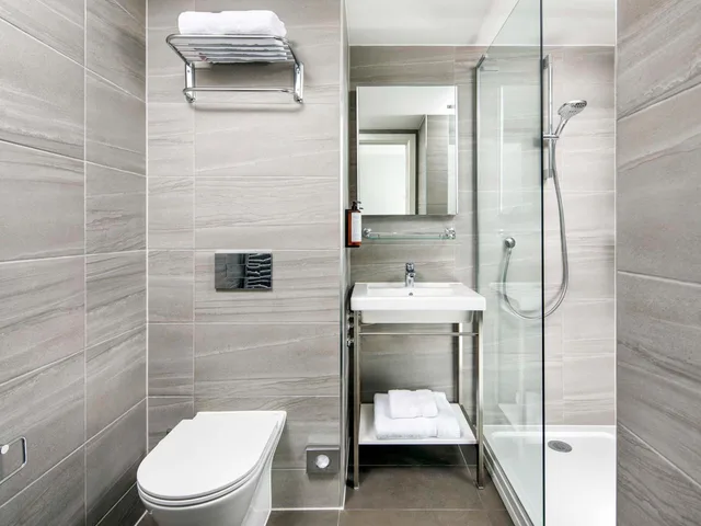 Standard, Twin Beds, City Side، Mercure Newport 5/7
