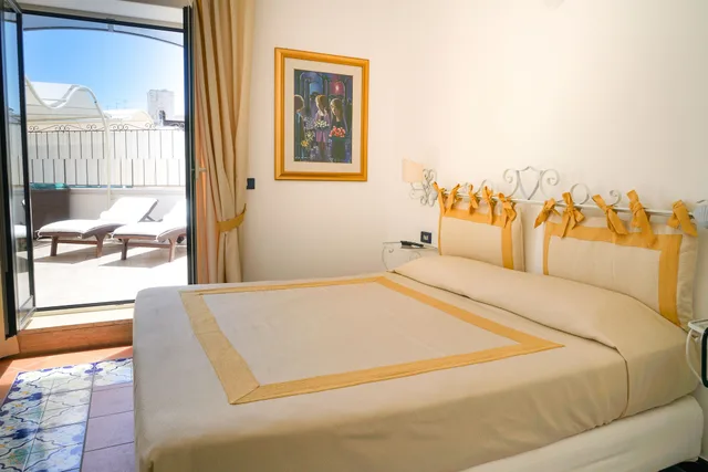 Panoramic, 1 Double and 1 Single Bed, Terrace, Covo Dei Saraceni 2/3