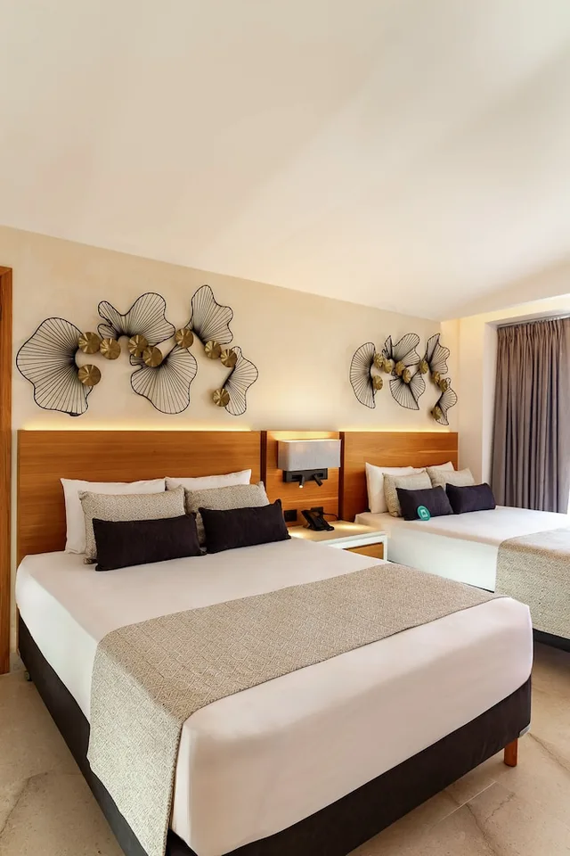 Superior, Deluxe, 2 Double Beds, Ocean Front، Sunset Plaza Beach Resort 3/5