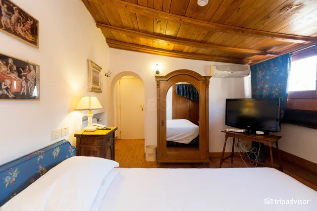 Room, Double Bed, Fountain View, Fontana Hotel Rome 2/2