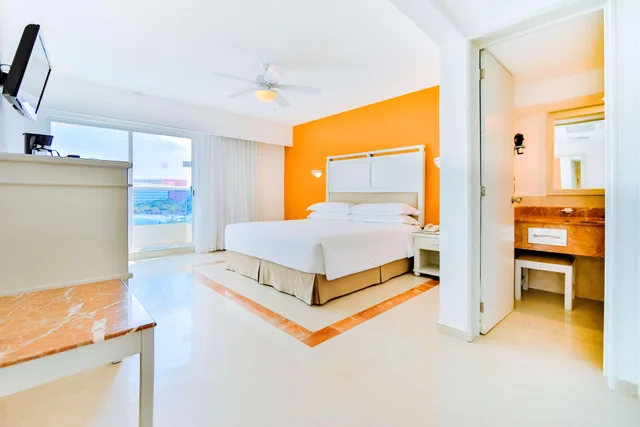 Room, Double Bed, Sea Front، Occidental Costa Cancun 1/5