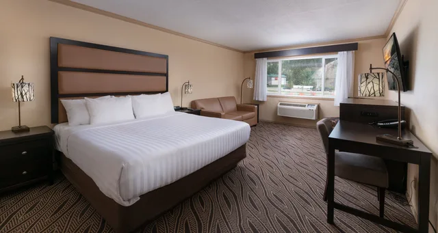 غرفة بسرير كينج، Prestige Inn Golden 2/2