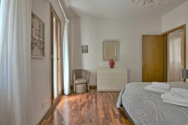 شقة بإطلالة على القناة بغرفتي نوم، Charming Venice Apartments 1/10