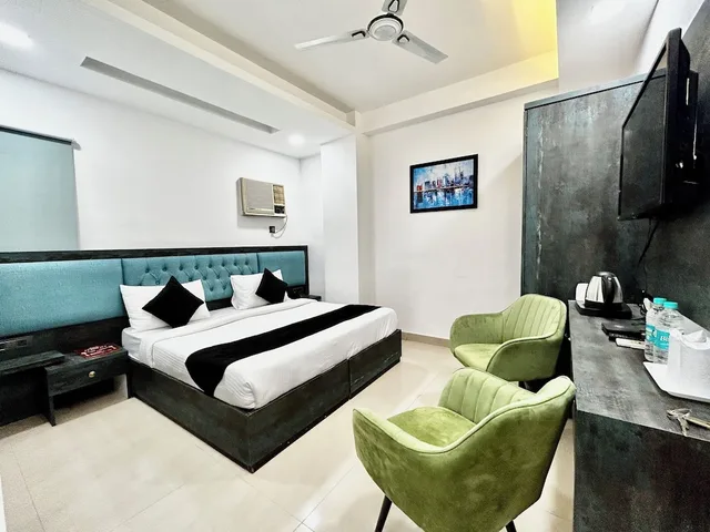 HOTEL COSMO، Karol Bagh، دلهي 13/55