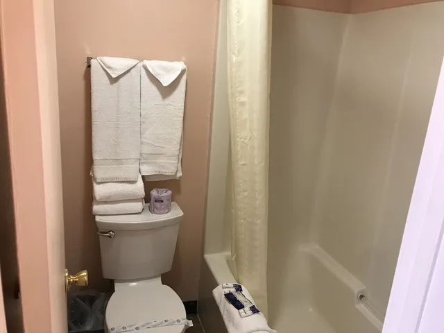 Room, 2 Double Beds, Americas Best Value Inn Eugene 6/6