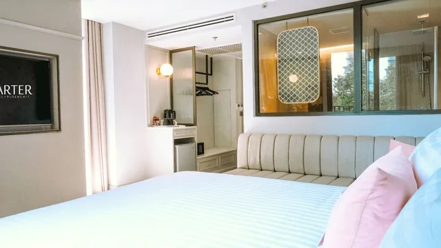 غرفة ديلوكس ركنية بسرير كينج، The Quarter Ploenchit by UHG 4/6