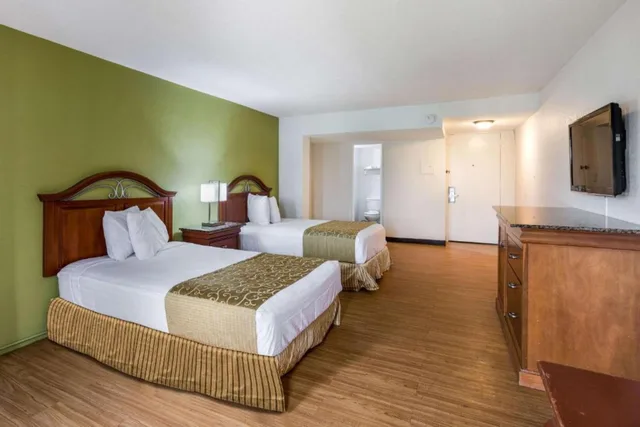 غرفة قياسية رباعية، OYO Hotel Orlando Airport 2/4