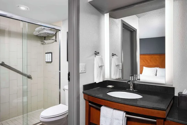 غرفة بسرير كينج مع أريكة في طابق مرتفع، Hyatt Place Columbus/Dublin 5/7