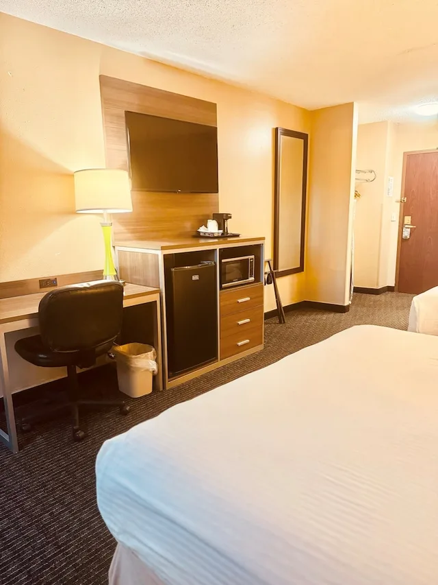 غرفة قياسية بسريرين كوين، Super 8 By Wyndham St Charles 5/7
