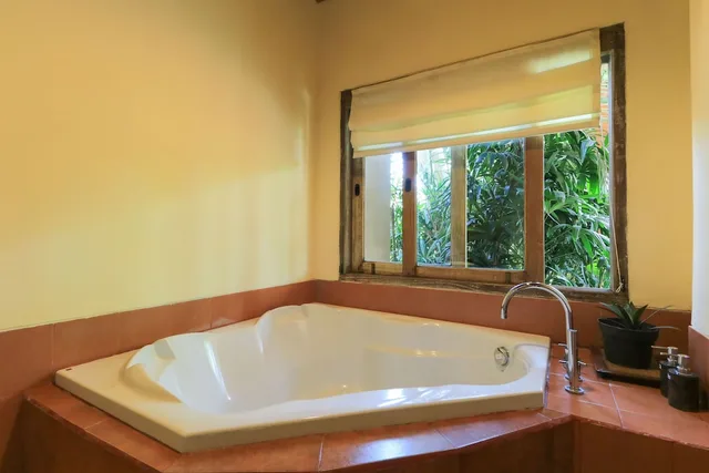 غرفة بسرير مزدوج بشرفة، Tegal Sari Accommodation 5/6