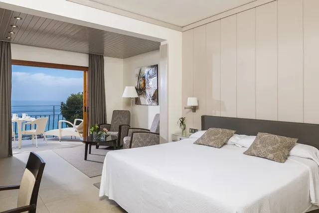 غرفة بريميوم بسرير كينج بإطلالة على البحر بشرفة، Hotel Santa Marta 2/2