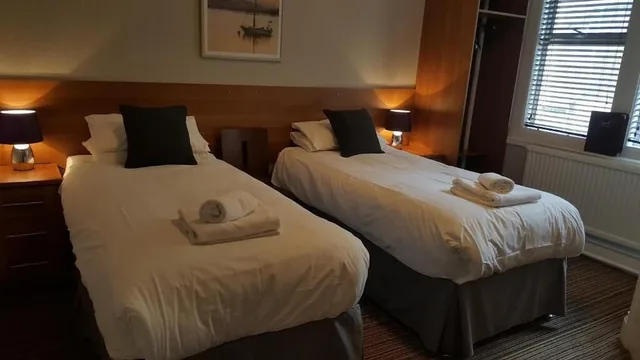 غرفة قياسية بسريرين منفصلين، The York Hotel 2/4