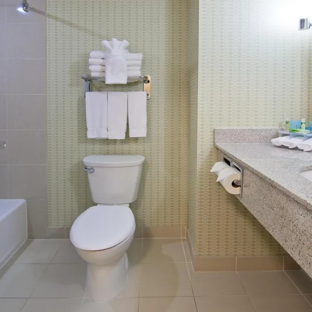غرفة قياسية بسرير كينج، Wingate by Wyndham Fort Saskatchewan 10/10