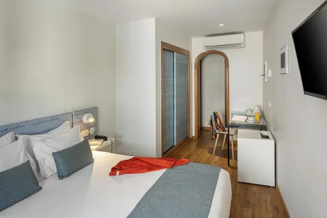 غرفة بسرير مزدوج بشرفة بإطلالة، Hotel Das Salinas 1/6