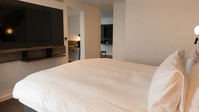 غرفة تنفيذية بسرير كينج، voco London Camden Lock by IHG 4/9