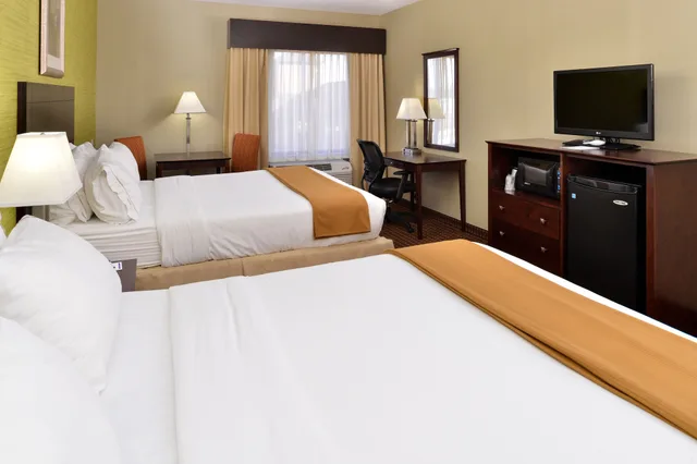 غرفة قياسية بسريرين كوين لذوي الإعاقة، Holiday Inn Express And Suites Indianapolis W Airport Area 2/3
