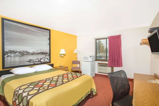 غرفة بسرير كوين، Super 8 by Wyndham Elko 1/3
