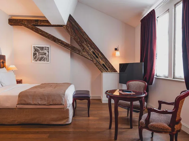 غرفة ديلوكس بسرير مزدوج، Cour du Corbeau Hotel Strasbourg - MGallery Collection 3/4