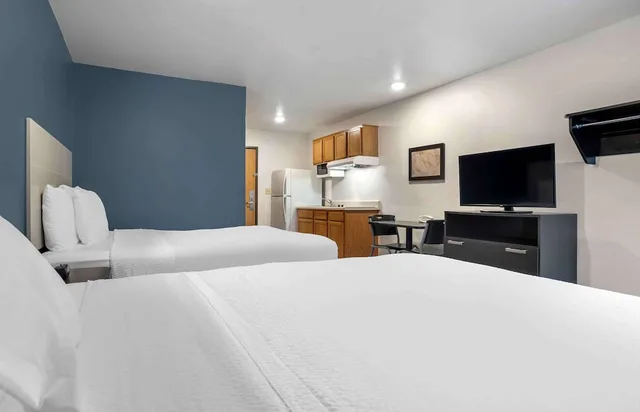 استوديو بسريرين كوين، Extended Stay America Select Suites - Tallahassee - East 1/4