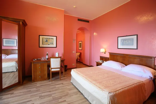 غرفة ديلوكس بسرير مزدوج بإطلالة على البحر، Excelsior Palace Hotel 4/8