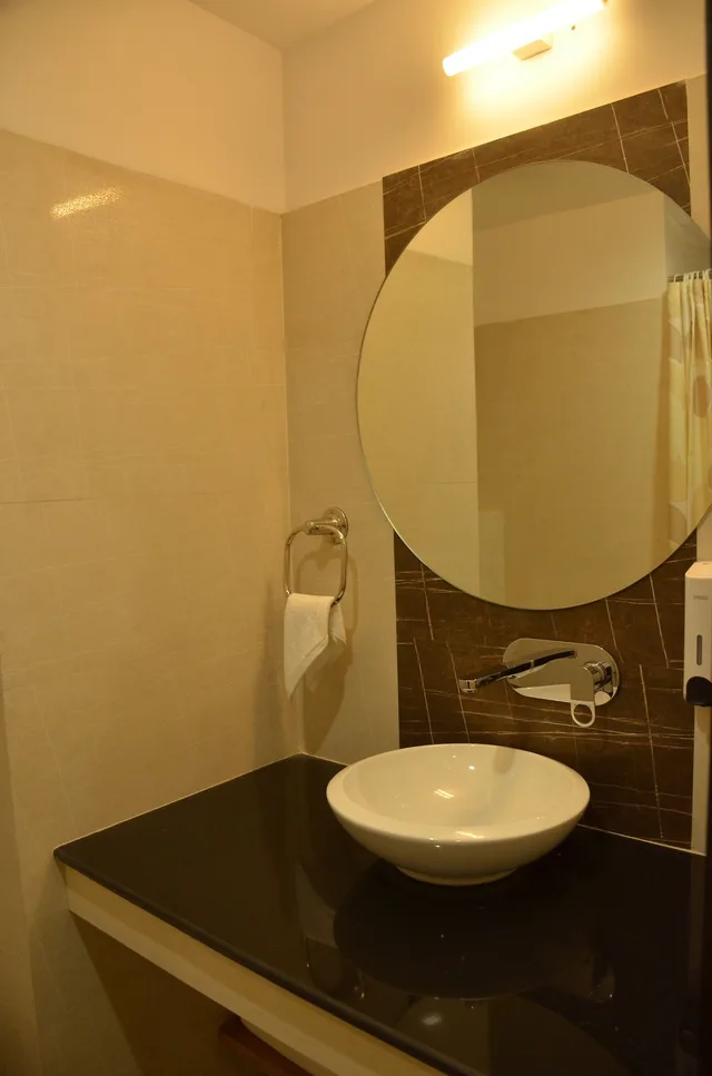 غرفة ديلوكس بسرير كوين، Hotel Aura 3/3