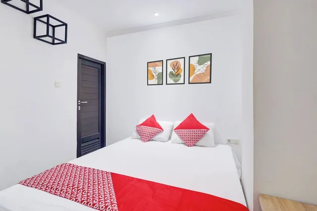 غرفة ديلوكس بسرير مزدوج، Townhouse Oak Gunung Sahari Near Ancol 3/7